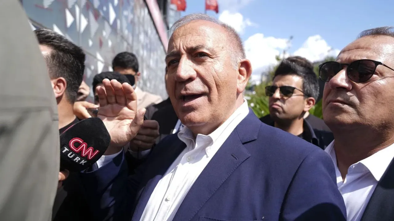 Gürsel Tekin'in 30 kişilik listesi ortaya çıktı!