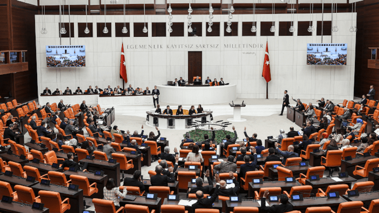 Meclis'te 14 gün boyunca bütçe görüşmesi