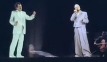 Türk Telekom lansmanındaki Sefo konserinde 'Müslüm Gürses ' sürprizi: Hologram olarak sahneye çıktı