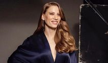 Serenay Sarıkaya sır gibi sakladığı babasını paylaştı! Kimse inanamadı