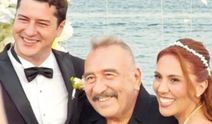 Ümit Besen’in kızı Ezgi Besen evlendi! Ünlü şarkıcı nikaha yetişemedi