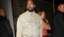 Kanye West'in eşi Bianca Censori file giydi! Kameraları görünce eliyle kapadı