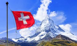 Kadınlar için zorunlu askerliK referanduma götürüldü