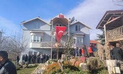 Şehit polis memurunun baba ocağına ateş düştü