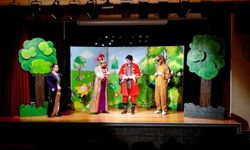Bornova'da yarıyıl tatili tiyatroyla şenlendi