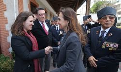 Karşıyaka'da gaziler ve şehit ailelerine anlamlı ziyaret