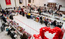 Buca Belediyesi Hediyelik Eşya Pazarı'na yoğun ilgi