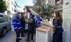 Buca Belediyesi'nden selden etkilenen ailelere eşya desteği