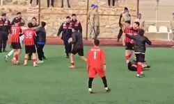 Afyon'da amatör maç sonrası saha karıştı