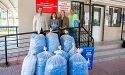 Aliağa'dan Karşıyaka'ya iyilik köprüsü:  "Mavi Kapak" kampanyasına 200 kilogramlık destek