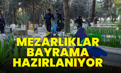 İzmir’de mezarlıklar Ramazan Bayramı’na hazırlanıyor