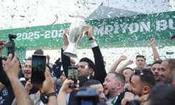 Bursaspor, şampiyonluk kupasını törenle aldı