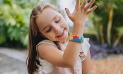 Otizm mi, ekran etkisi mi? Aileleri yanıltan kritik benzerlikler