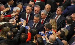 Özgür Özel: Milletin elimize verdiği bayrağı bırakmayız