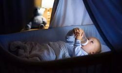 Masum sanılıyor ama tehlikeli! Gece sütü çocukların dişlerini çürütüyor