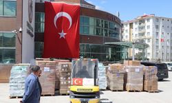 İran’a 6 yardım TIR’ı daha gönderildi