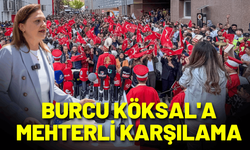 AK Parti'ye geçen Burcu Köksal'a, mehterli karşılama