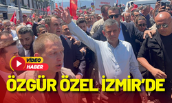 CHP Lideri Özgür Özel, İzmir Gündoğdu Meydanı’na yürüdü
