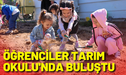 Minik öğrenciler Tarım Okulu'nda doğayla buluştu