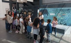 Bornova'da Minikler Taş Devri'ne yolculuk yaptı