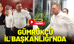 Utku Gümrükçü, il başkanı olarak binaya giriş yaptı