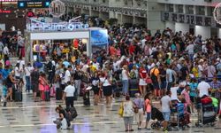 Antalya'da her 4 turistten 1'i Rus