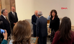 MHP Genel Başkanı Bahçeli, DEM Partililerle TBMM kulisinde tokalaştı