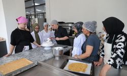 Konaklı kadınlar Temel Pastacılık Eğitimi'yle üretim ve istihdama katılıyor