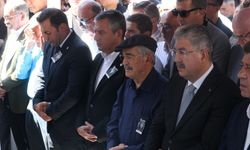 Özgür Özel, Yılmaz Büyükerşen'in kız kardeşinin cenazesine katıldı