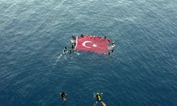 Şahika Ercümen, Karamağara Koyu'nda 'Zafer Dalışı' yaptı