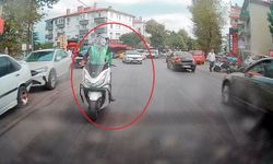 Trafikte arkadaşına el işareti yaparken kaza yaptı