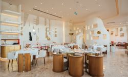Mikonos’un enerjisi, Santorini’nin ruhu; mykOrini