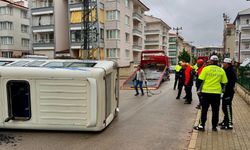 Afyonkarahisar'da 2 minibüs çarpıştı: 16 kişi yaralandı
