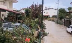 Datça'da sağanak nedeniyle yollar göle döndü
