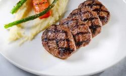 Protein tutkusu ömrü kısaltıyor mu? Yüksek protein trendine yeni uyarı