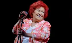 Bornova'da Cumhuriyet coşkusu Selda Bağcan ile taçlanıyor