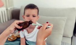 Şurup ve vitaminlerde gizli risk! Çocukların dişlerini tehdit ediyor