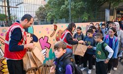 Bornova'da öğrencilere beslenme desteği