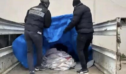 Balıkesir'de 42 bin 600 adet sentetik ecza hapı ele geçirildi