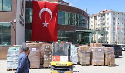 İran’a 6 yardım TIR’ı daha gönderildi