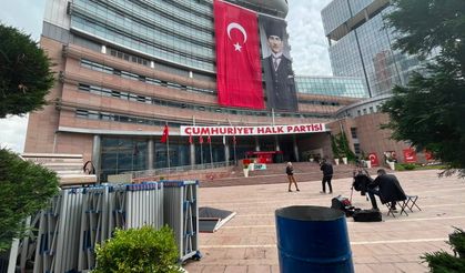 CHP Genel Merkezi’nde temizlik ve onarım çalışması