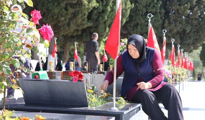 Soma'daki maden şehitleri dualarla anıldı