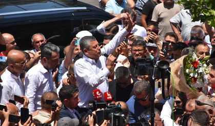 Özgür Özel: Bir kişi kalsak da bu yoldan dönmeyiz