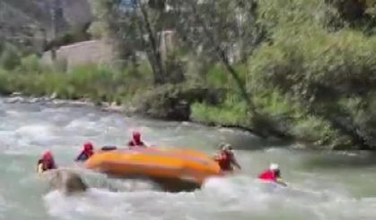 Rafting yarışında botları alabora oldu