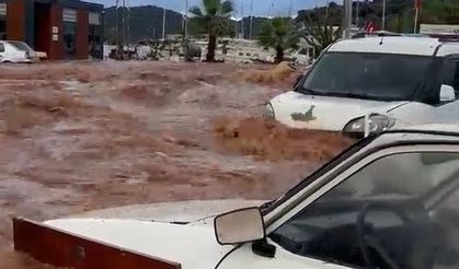 Antalya Demre'yi sel vurdu