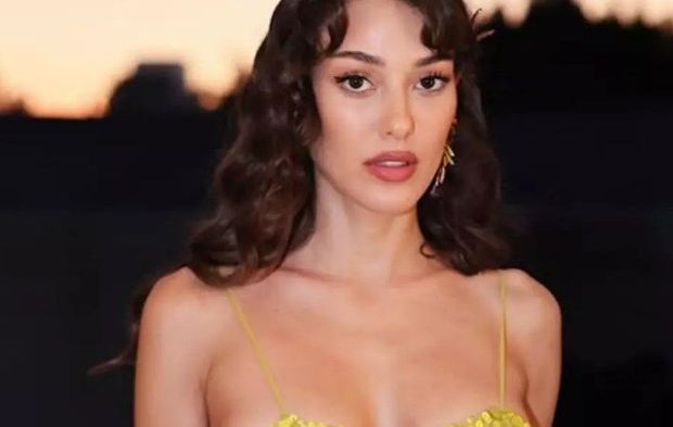 Dilan Çiçek Deniz, Oscar partisinde boy gösterdi! Tarzıyla büyüledi