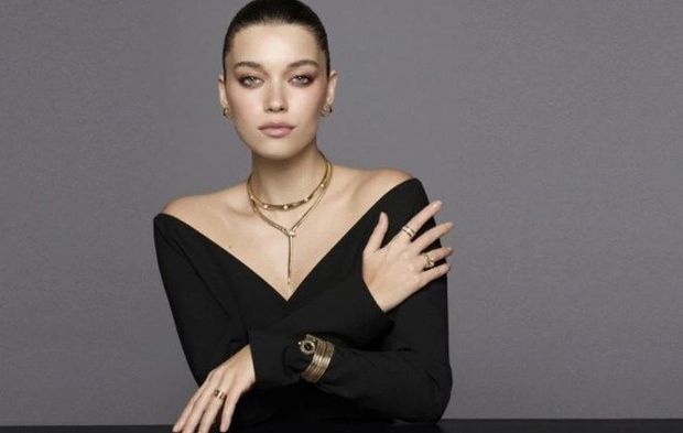 Afra Saraçoğlu yeni aşkı Poyraz Yosmaoğlu ile ilk kez görüntülendi! Bu defa kaçmadı