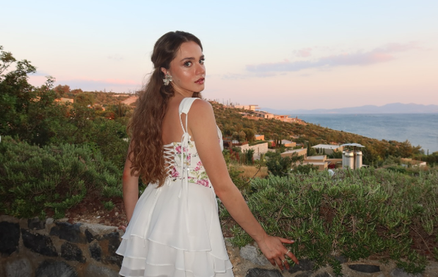 Çerçioğlu'nun gelini Miray Daner'den tatil pozları!