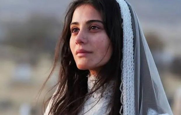 Helin Kandemir ve Dorukhan Toköz aşk yaşıyor! Olay aşk karesi