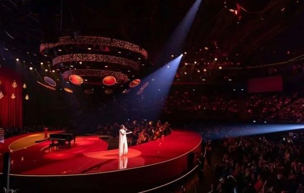 Ebru Yaşar’ın Volkswagen Arena konserlerine ünlü akını: Bir ilk gerçekleşti